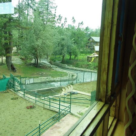 Hotel Gulmarg House Kültér fotó