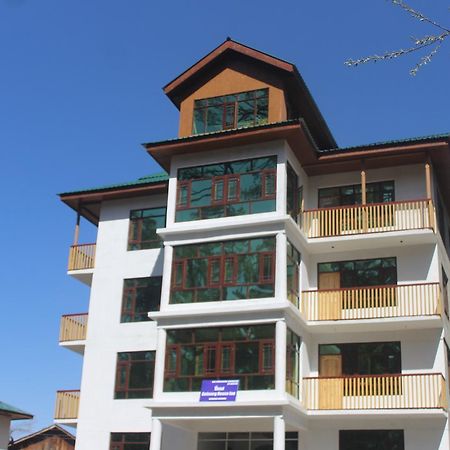 Hotel Gulmarg House Kültér fotó